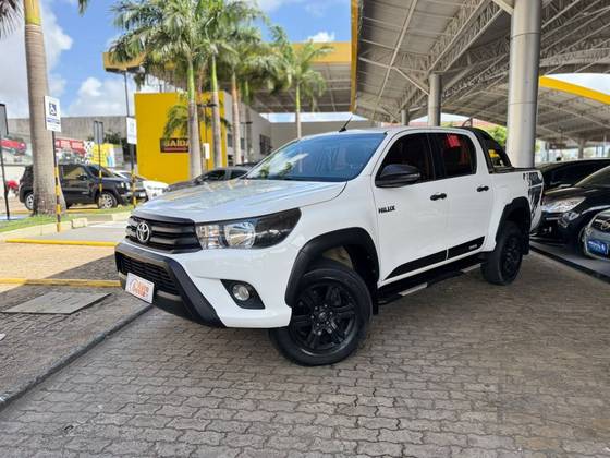 TOYOTA HILUX 2.8 SR 4X4 CD 16V DIESEL 4P AUTOMÁTICO